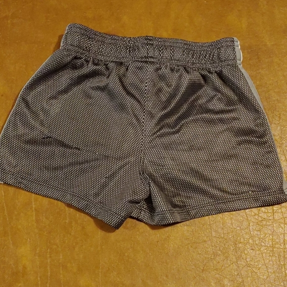 Under Armour Shorts Size XS - Picture 3 of 5